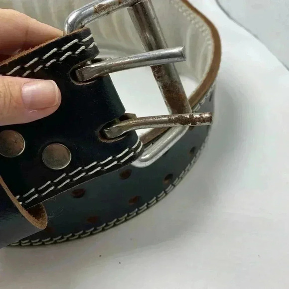 Golds Gym padded leather weight lifting belt 33-43 - Picture 4 of 6